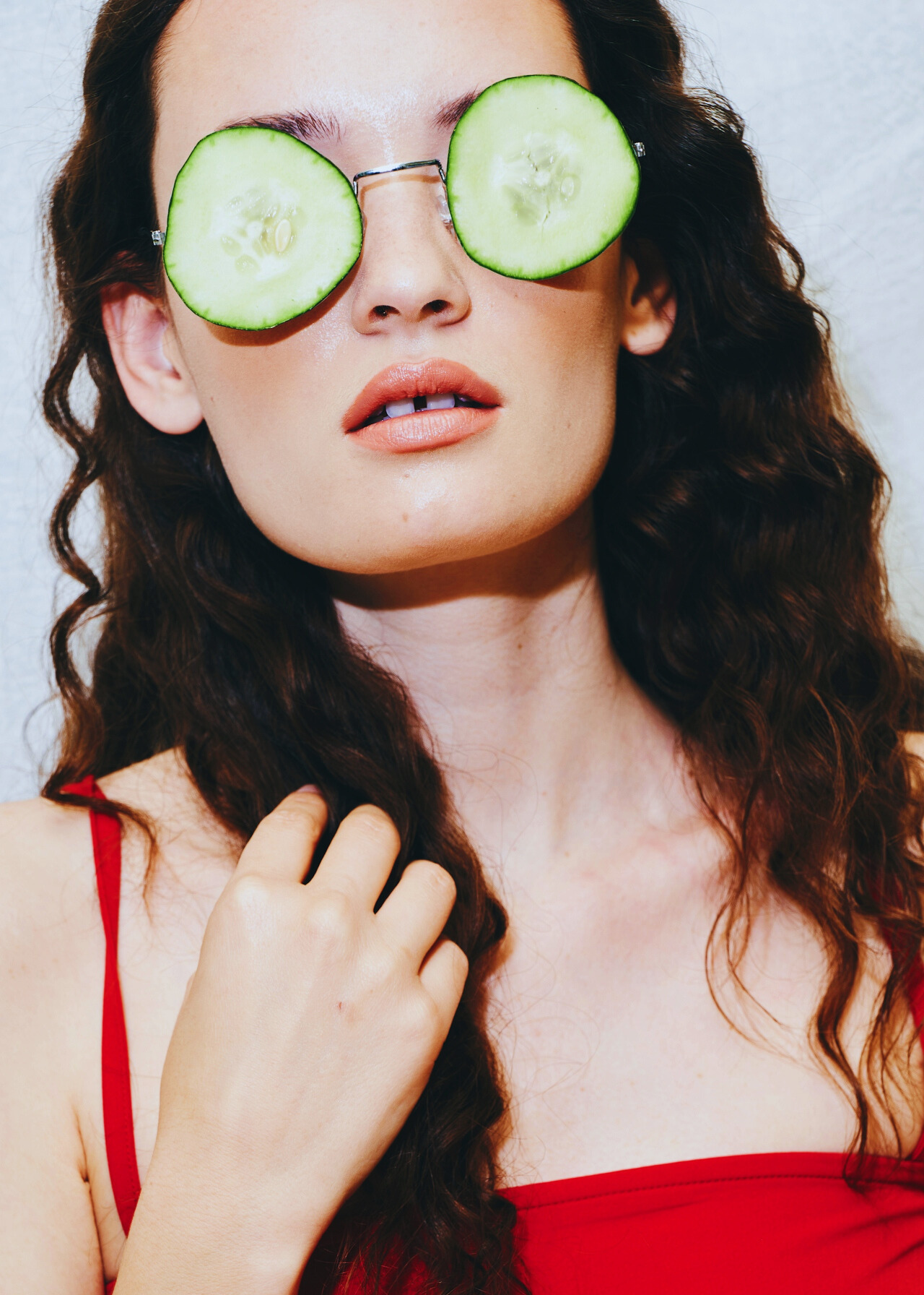 8 Ways To Naturally Wake Up Your Face